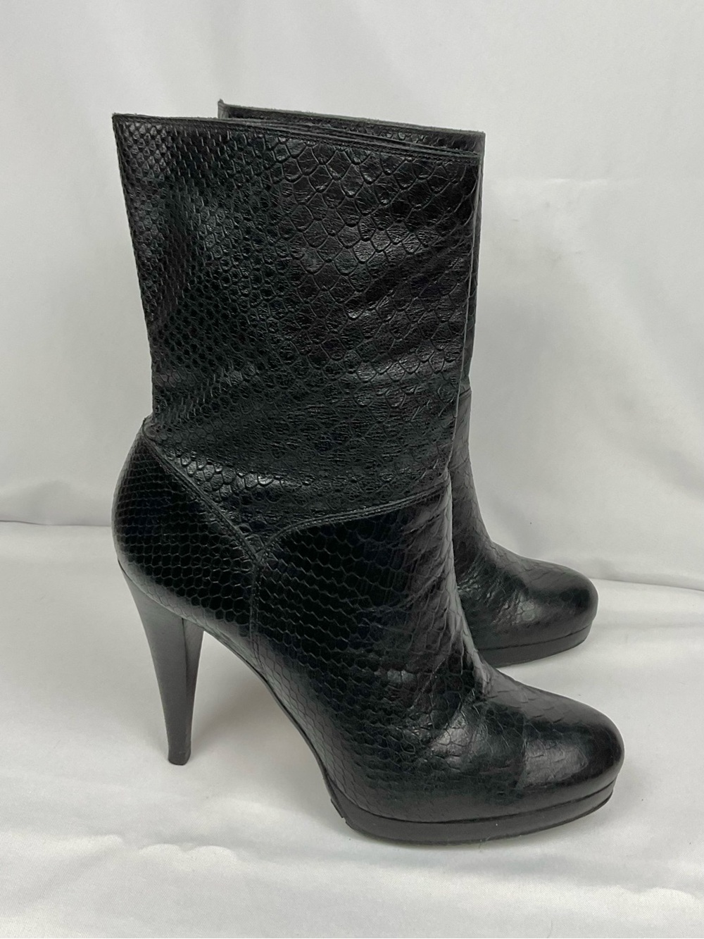 Cole Haan Black Snakeskin Ankle Boots Heeled Booties Size 9 B Embossed Leather